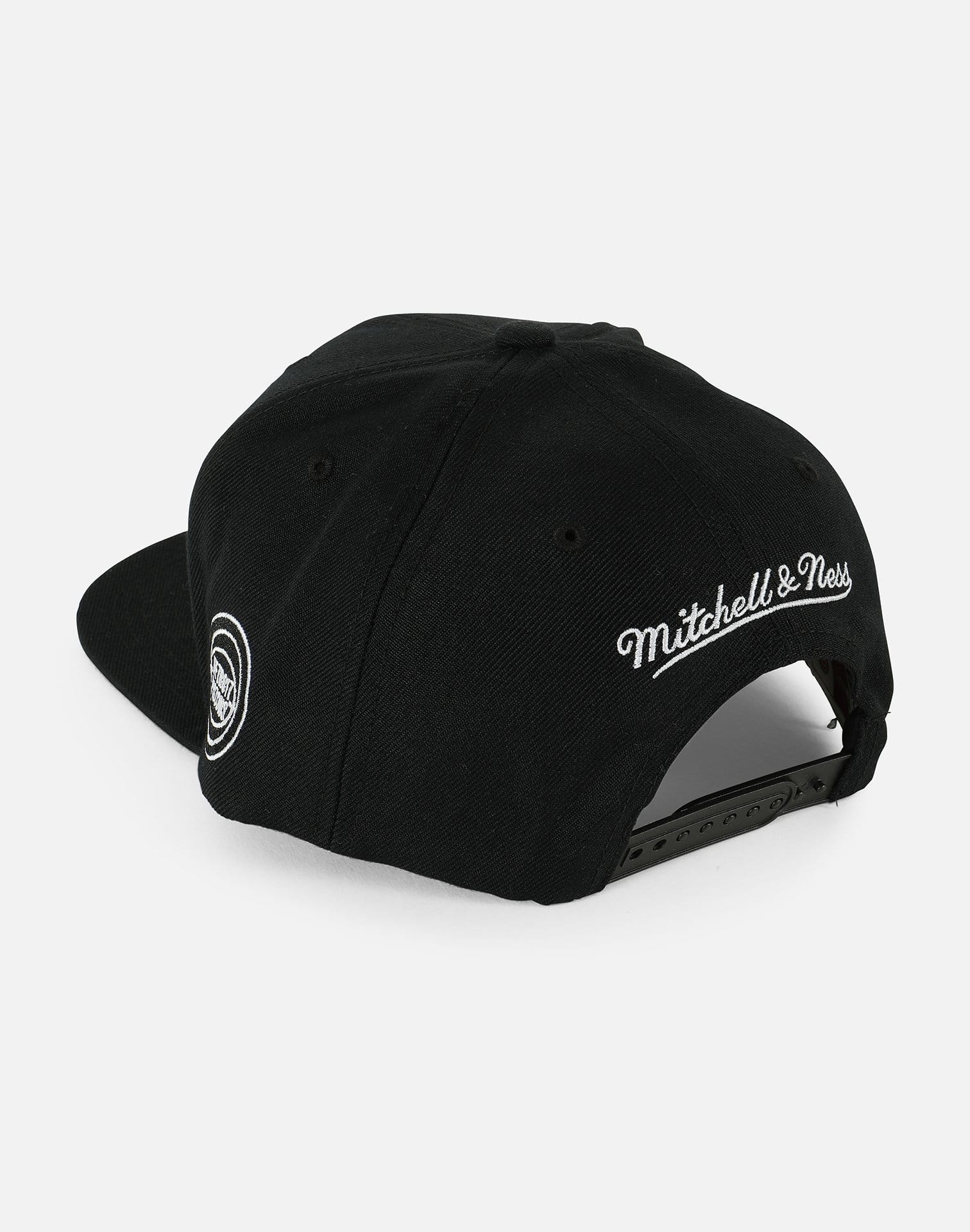 Mitchell & Ness NBA Detroit Pistons Team SMU Snapback Hat